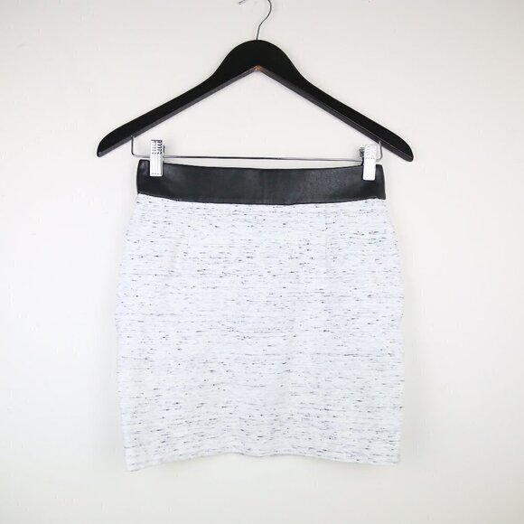 Wilfred Free Aritzia Mini Skirt Size 6 Faux Leather Zip Up Pockets Gray Black - Picture 5 of 5